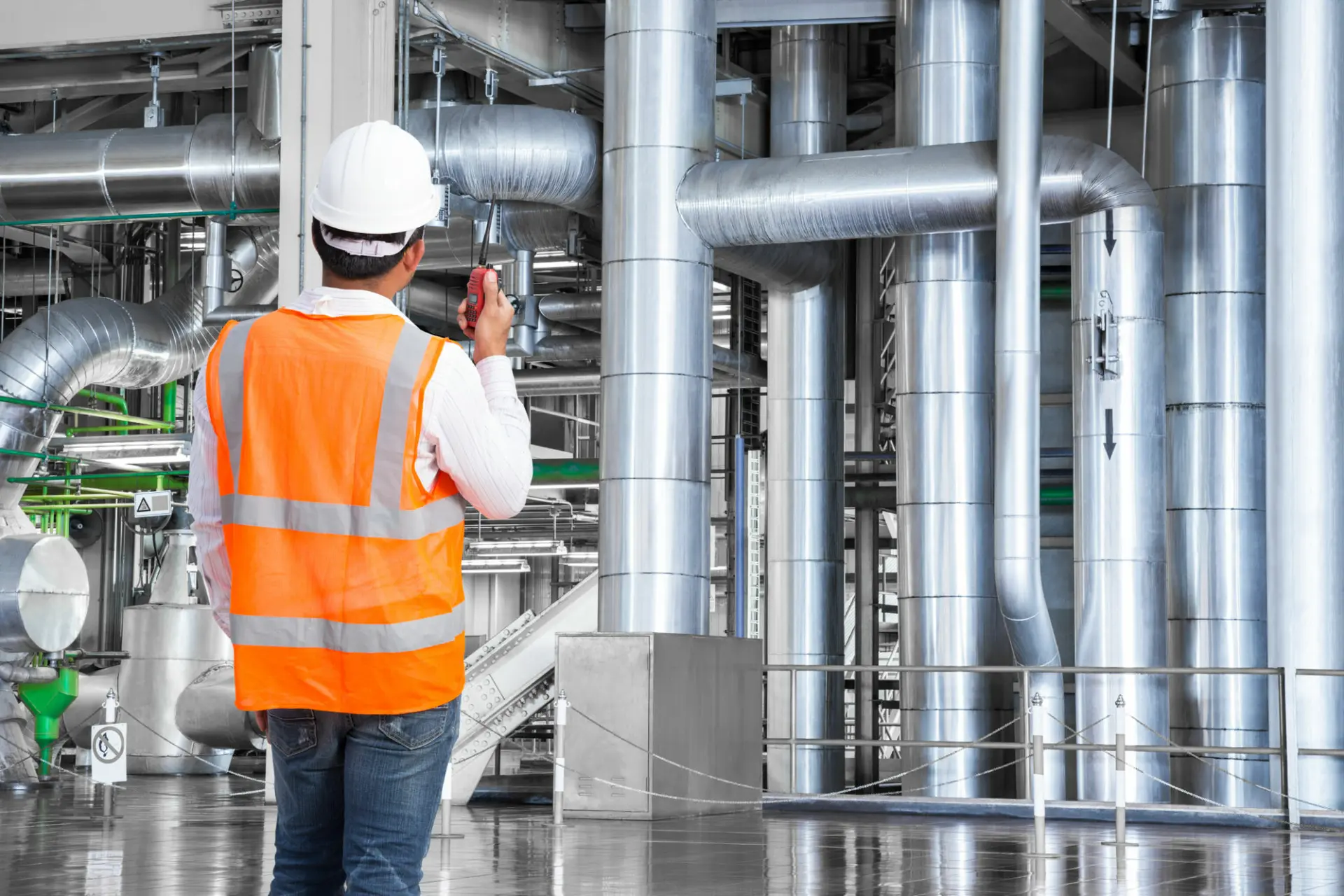 Industrial pressure vessel system in oil and gas facility