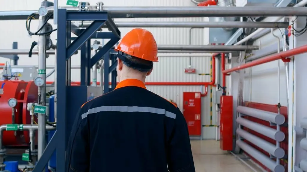Oil and gas consultants planning and optimizing costs