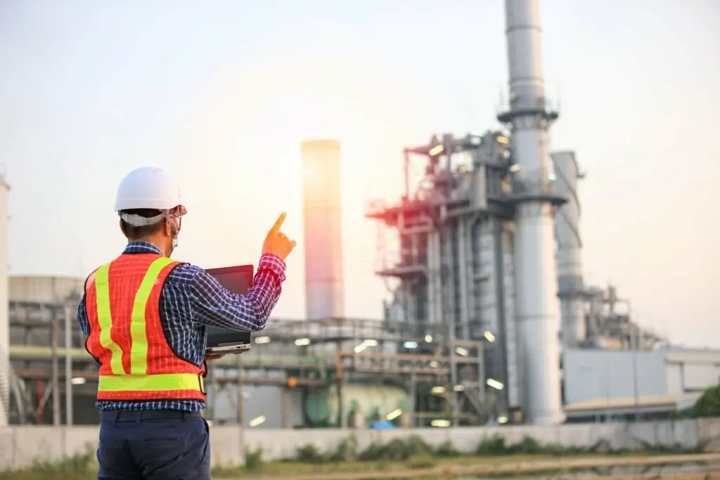 Oil and gas consultant advising business team on project strategy